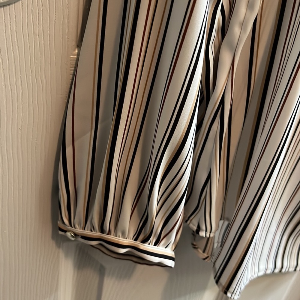 Top - Picture 3 of 4